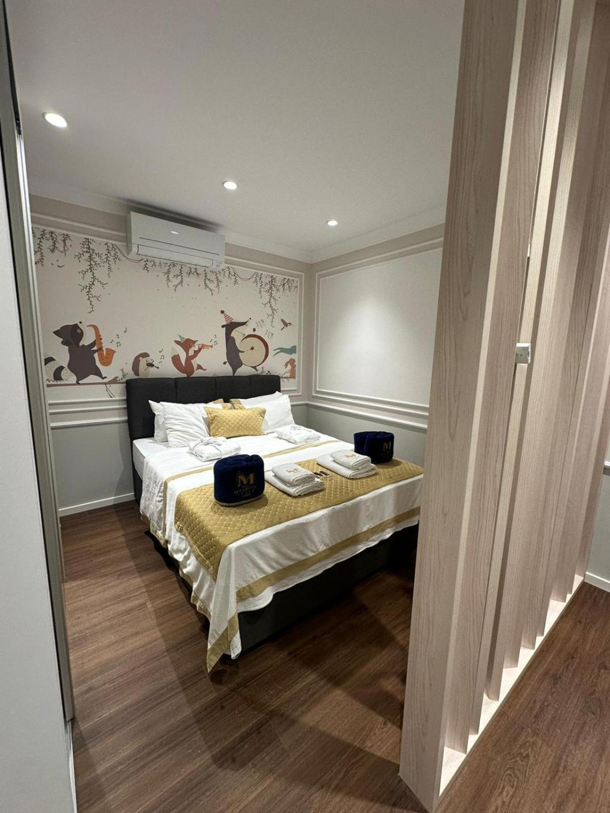 Madison Apartma *